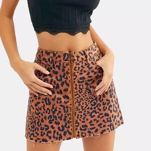 Free People Dresses & Skirts - Free People Zip It Up Leopard Print Denim Mini Skirt